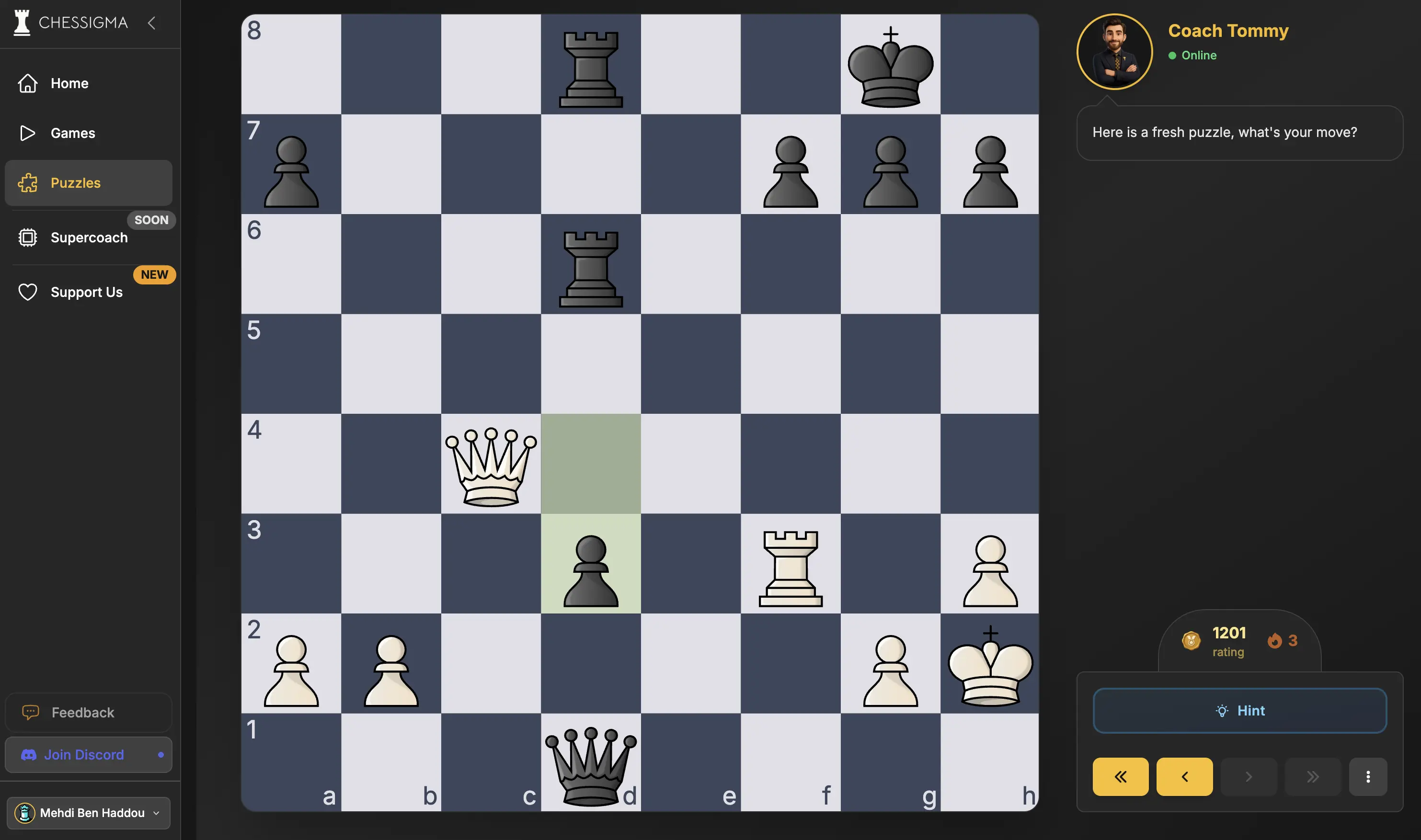 Chess board showing a mate in 3 puzzle position on Chessigma
